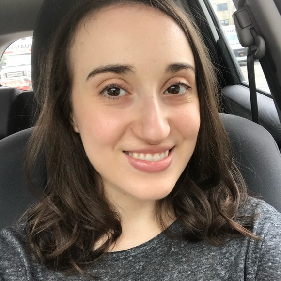 Meet your Posher, Sarah - Picture 1 of 1